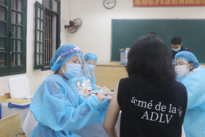 Hà Nội thêm 285 ca F0, 159 ca cộng đồng, đã có 133.257 học sinh được tiêm vaccine