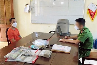 Nghệ An: Khám xét nhà giám đốc doanh nghiệp vận tải, phát hiện ra ma túy và súng