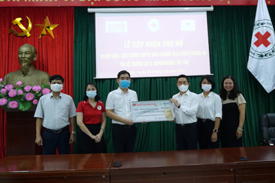 Hệ thống Lee’s Sandwiches trao tặng 200.000 USD hỗ trợ TP Hồ Chí Minh chống dịch Covid-19