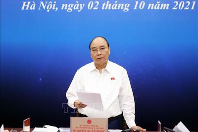 Chủ tịch nước Nguyễn Xuân Phúc tiếp xúc cử tri doanh nghiệp TP Hồ Chí Minh