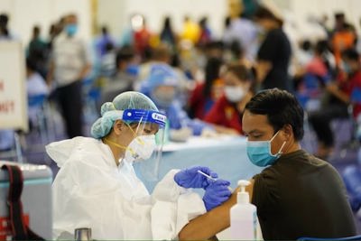 TP Hồ Chí Minh: Gần 65% người dân trên 18 tuổi đã tiêm 2 mũi vaccine phòng Covid-19