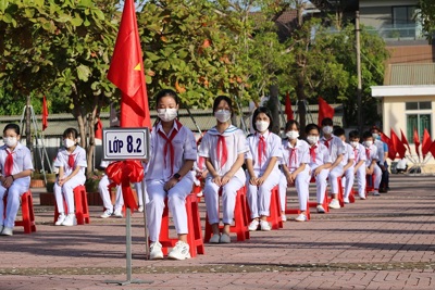 Học sinh Nghệ An, Hà Tĩnh khai giảng năm học mới qua sóng truyền hình