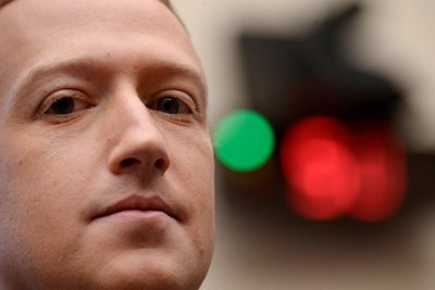 Mark Zuckerberg phản bác tố cáo Facebook "chọn lợi nhuận" thay vì lợi ích người dùng