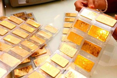 Giá vàng hôm nay (17/11): Thế giới đảo chiều giảm mạnh, SJC vẫn gần mức 62 triệu đồng