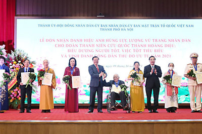Hà Nội: Trao danh hiệu "Công dân Thủ đô ưu tú" cho 9 cá nhân, danh hiệu "Người tốt, việc tốt" cho 649 cá nhân