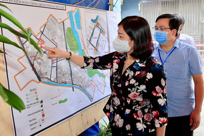 Phó Bí thư Thường trực Thành ủy Nguyễn Thị Tuyến: Siết chặt kiểm soát, xét nghiệm toàn bộ người dân tại “vùng đỏ”