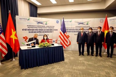 Chủ tịch nước Nguyễn Xuân Phúc dự lễ ký kết hợp đồng giữa các doanh nghiệp Việt Nam và Hoa Kỳ