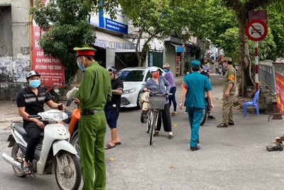 Quận Hai Bà Trưng: Đã xử phạt hơn 3,5 tỷ đồng với các trường hợp vi phạm phòng chống dịch