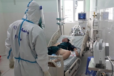 Những thầy thuốc từ Thủ đô vào Tiền Giang cứu bệnh nhân Covid-19 nặng