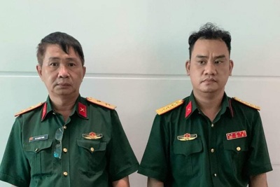 TP Hồ Chí Minh: Khởi tố, bắt tạm giam hai đối tượng tự phong “Trung tướng” và “Đại úy”