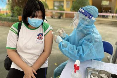 TP Hồ Chí Minh tổ chức tiêm vaccine đợt 2 cho trẻ em từ 12-17 tuổi
