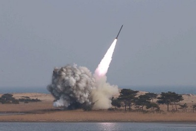 Triều Tiên có thể đang di chuyển tên lửa Hwasong-12 đến Bình Nhưỡng