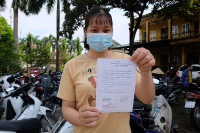 Hơn 600 y bác sĩ tỉnh Vĩnh Phúc hỗ trợ “phổ cập vaccine” cho người dân huyện Mê Linh