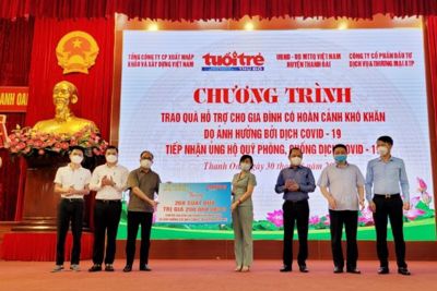 Huyện Thanh Oai tiếp nhận và trao 200 suất quà cho gia đình có hoàn cảnh khó khăn bởi dịch Covid-19