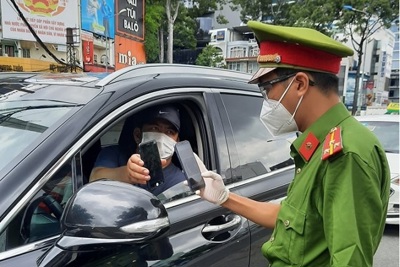TP Hồ Chí Minh: Phát hiện 102 F0 lưu thông ngoài đường qua ứng dụng VN-EID