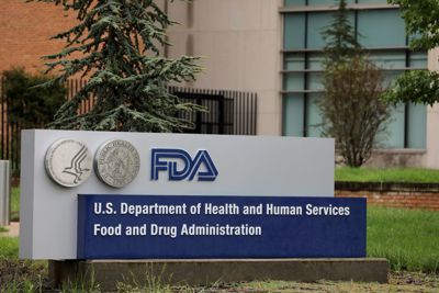 FDA Mỹ cho phép tiêm trộn mũi vaccine tăng cường