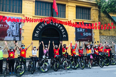 Hà Nội ra mắt sản phẩm du lịch mới khám phá Hà Nội bằng xe đạp