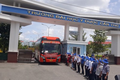 600 sinh viên Trường Đại học Y dược Cần Thơ lên đường hỗ trợ Kiên Giang chống dịch