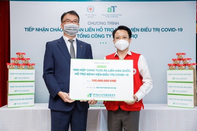 Doanh nghiệp Hàn Quốc tặng 1.800 phần quà cho bệnh nhân Covid-19 tại Hà Nội