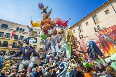 Lễ hội “Fallas” rực rỡ sắc màu tại Tây Ban Nha