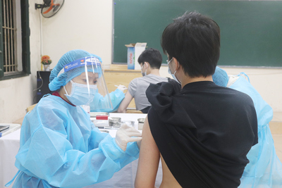 Ngày 23/11, Hà Nội thêm 250 ca Covid-19, có 33.618 học sinh THPT được tiêm vaccine