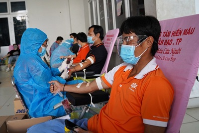 FPT hiến 1.610 đơn vị máu cứu người tại tâm dịch TP Hồ Chí Minh