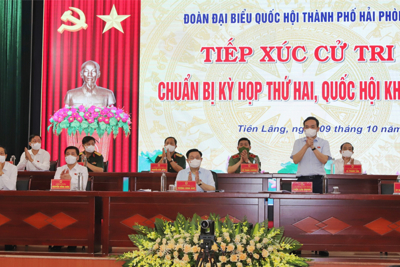 Chủ tịch Quốc hội Vương Đình Huệ tiếp xúc cử tri huyện Tiên Lãng
