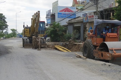 Dự án nâng cấp, mở rộng Tỉnh lộ 428 đi qua huyện Ứng Hòa: Lỗi hẹn do chậm trễ giải phóng mặt bằng