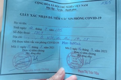 Cần Thơ: Đình chỉ công tác Phó Chủ tịch UBND phường sau vụ cô gái khoe đã tiêm vaccine
