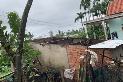 Quảng Ngãi: Lốc xoáy làm hư hại gần 50 nhà dân