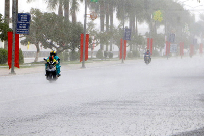 Ảnh hưởng áp thấp nhiệt đới, từ Thanh Hóa đến Quảng Ngãi mưa lớn