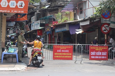 Quận Hai Bà Trưng: Ra văn bản hỏa tốc, kiên quyết yêu cầu người dân “ai ở đâu thì ở đó”