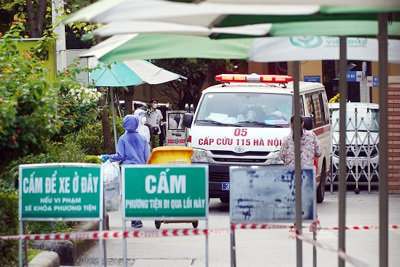 Cách ly y tế tầng 8 tòa nhà D Bệnh viện Việt Đức liên quan đến ca Covid-19 mới nhiễm