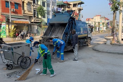 Thu gom xử lý rác tại khu vực ngoại thành: Doanh nghiệp vừa làm vừa lo