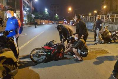 Công an Hà Nội vây bắt hơn 40 "quái xế" đua xe náo loạn đường phố trong đêm