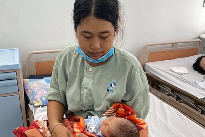 Quảng Ngãi: Chuyện vượt bão sinh con của thai phụ đảo Lý Sơn