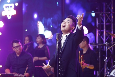 Cuộc hẹn cuối tuần tập 11: Ca sĩ Tùng Dương hát “Đi đu đưa đi” với nhịp ca trù
