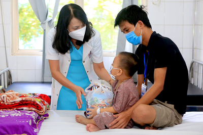 Thừa Thiên Huế: Mang Tết Trung thu đến với những bệnh nhi kém may mắn