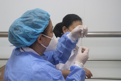 Ngày mai 23/11, Hà Nội chính thức tiêm vaccine Pfizer cho trẻ từ 15-17 tuổi
