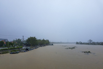 Thừa Thiên Huế: Tìm thấy thi thể vợ chồng bị lật thuyền trên sông Bồ