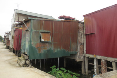 Xây dựng trên mương thủy lợi tại xã Phú Túc: Chính quyền thiếu quyết liệt xử lý vi phạm