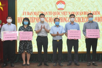 Quận Hoàn Kiếm tiếp nhận hơn 1,1 tỷ đồng ủng hộ phòng, chống dịch Covid-19 đợt 1