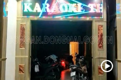 Đồng Nai: Chủ quán karaoke cho nhân viên thoát y phục vụ khách bất chấp lệnh cấm