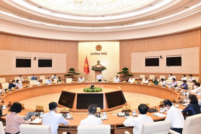 Thủ tướng Chính phủ Phạm Minh Chính: Thực hiện nghiêm Chỉ thị 16 và có thể ở mức cao hơn