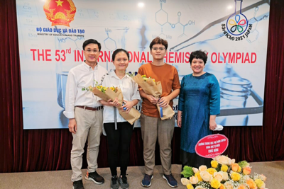 Hà Nội: Khen thưởng 10 cá nhân có thành tích xuất sắc trong kỳ thi Olympic quốc tế năm học 2020- 2021