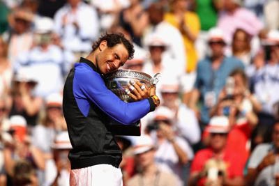 Nadal vỡ òa với chức vô địch Roland Garros thứ 10 trong sự nghiệp
