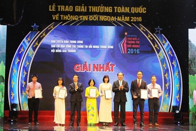 Trao giải thưởng toàn quốc về thông tin đối ngoại năm 2016