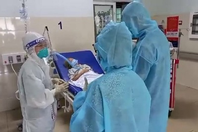 Thầy thuốc Thái Nguyên xung phong vào tâm dịch TP Hồ Chí Minh cứu bệnh nhân nặng