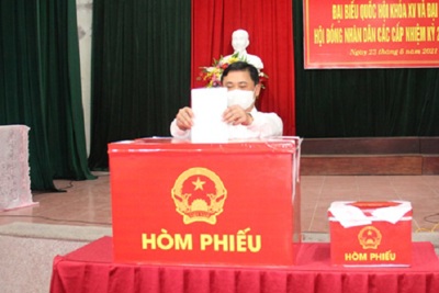 Hơn 2,2 triệu cử tri tại Nghệ An sáng nay đi bầu cử