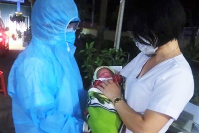 Nghệ An: Trẻ sơ sinh bị bỏ rơi tại vùng cách ly đã qua cơn nguy kịch, sức khỏe dần ổn định